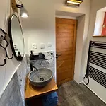 別荘 Sunrise Tiny House Malesov