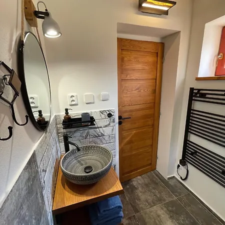 Dom wakacyjny Sunrise Tiny House Malesov